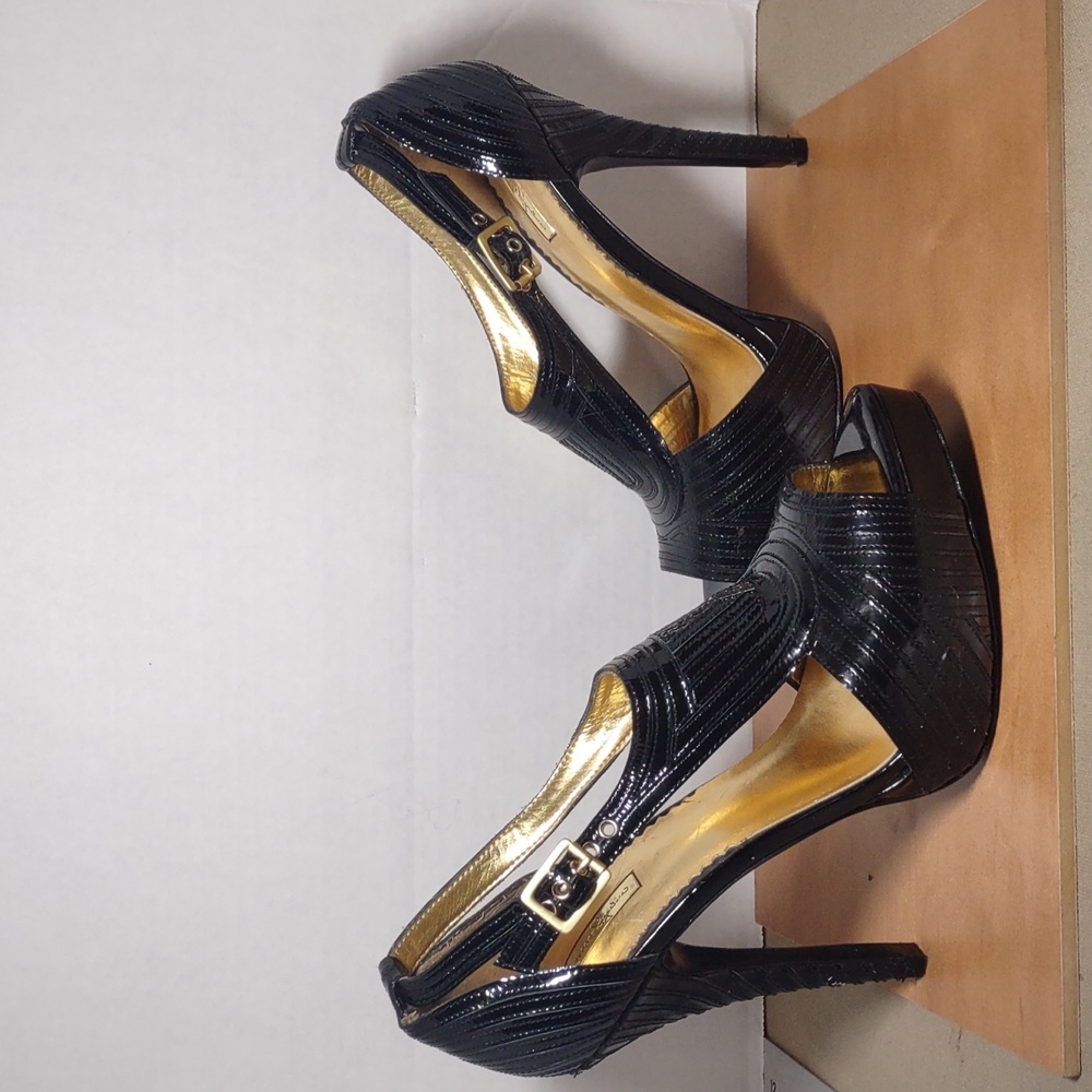Report Signature Leather Heels